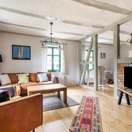 펜션 Alma 지로우